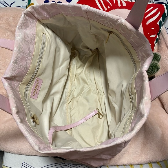 Chanel Travel Line Tote Pink - Picture 4 of 10